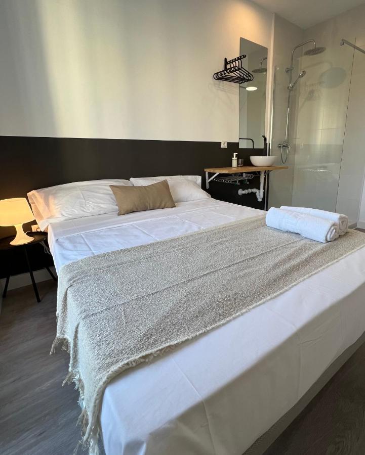Hotel Casa De Huespedes Mi Lla Madryt Zewnętrze zdjęcie