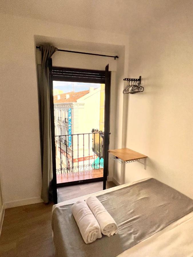 Hotel Casa De Huespedes Mi Lla Madryt Zewnętrze zdjęcie